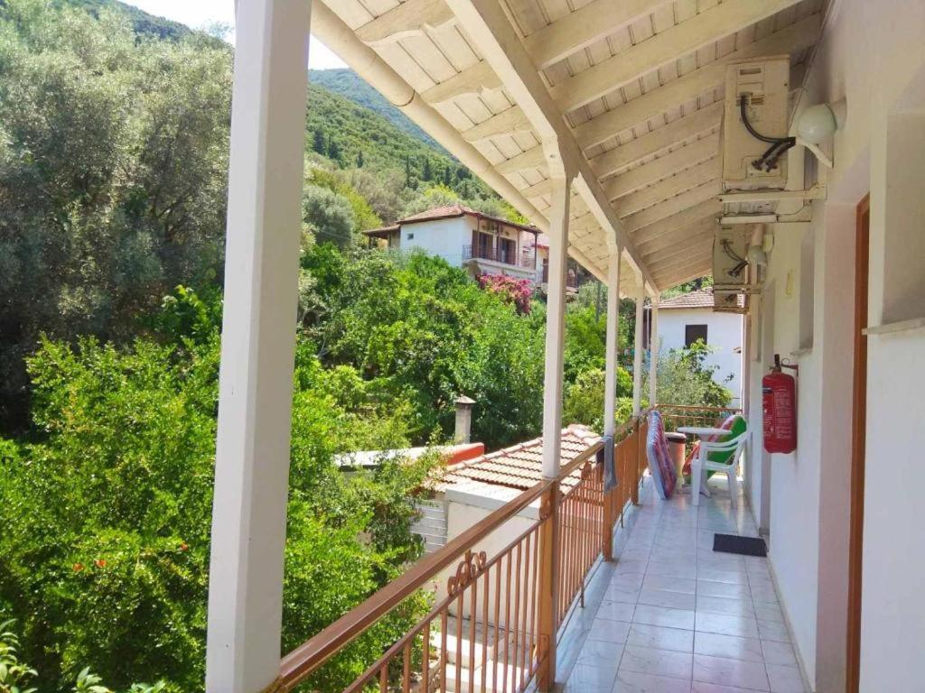 Kostas Studios II Vasiliki  Luaran gambar