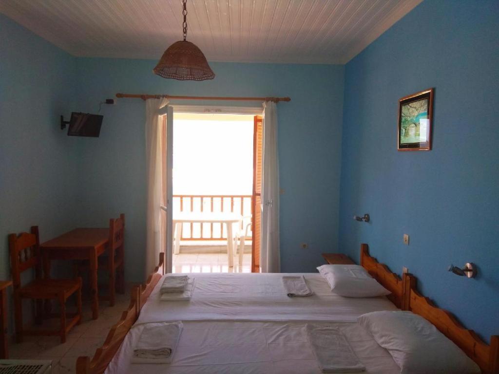 Kostas Studios II Vasiliki  Luaran gambar
