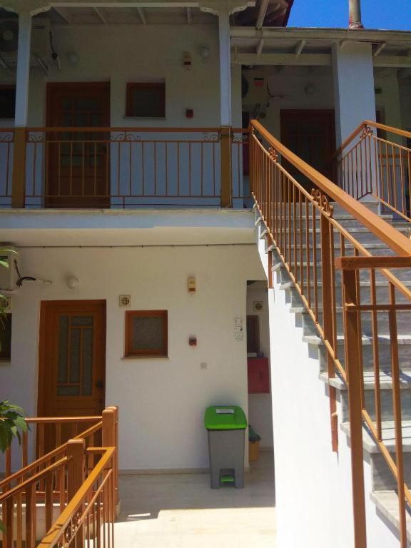 Kostas Studios II Vasiliki  Luaran gambar